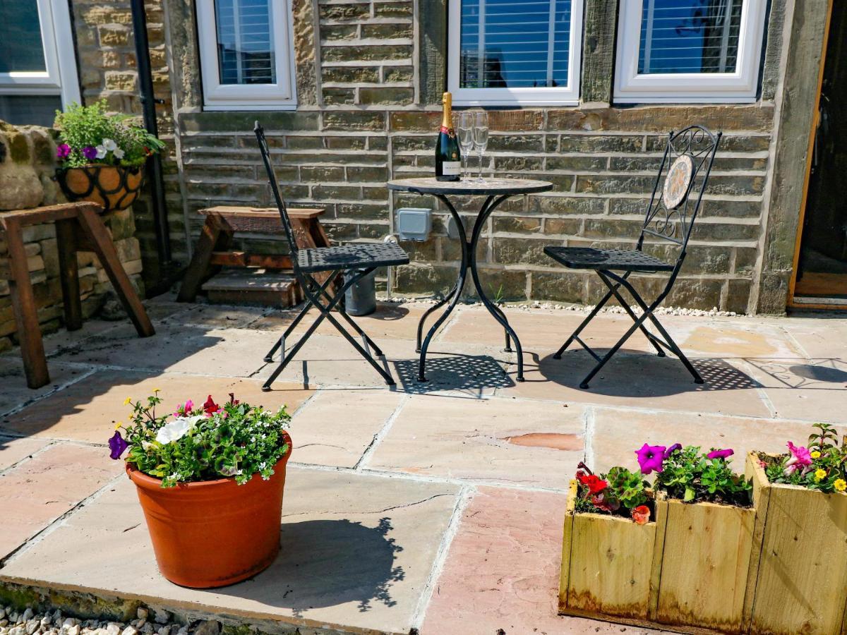 Ha'Penny Cottage Holmfirth Exterior photo